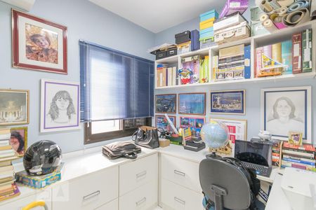 Apartamento à venda com 200m², 3 quartos e 3 vagasEscritório