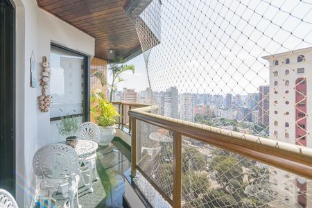 Apartamento à venda com 200m², 3 quartos e 3 vagasVaranda