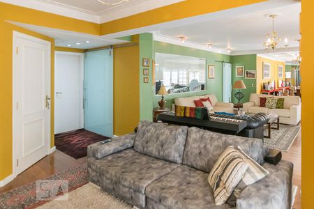 Apartamento à venda com 200m², 3 quartos e 3 vagasSala de TV - Quarto Reversível