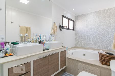 Apartamento à venda com 200m², 3 quartos e 3 vagasSuite