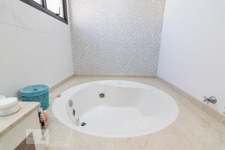 Apartamento à venda com 200m², 3 quartos e 3 vagasBanheira