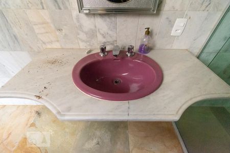 Apartamento à venda com 160m², 4 quartos e 1 vaga Apartamento à venda com 160m², 4 quartos e 1 vagaBanheiro Suite 2