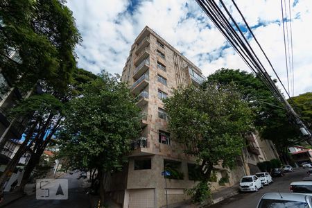 Apartamento à venda com 160m², 4 quartos e 1 vaga Apartamento à venda com 160m², 4 quartos e 1 vagaFachada