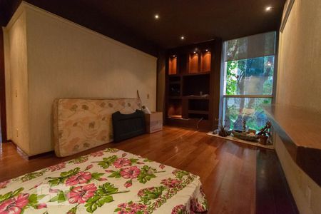 Apartamento à venda com 160m², 4 quartos e 1 vaga Apartamento à venda com 160m², 4 quartos e 1 vagaSuite 2