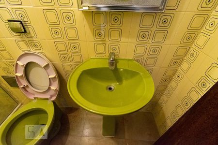 Apartamento à venda com 160m², 4 quartos e 1 vaga Apartamento à venda com 160m², 4 quartos e 1 vagaBanheiro de Serviço