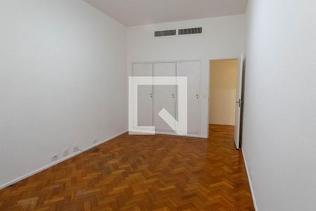 Apartamento para alugar com 328m², 4 quartos e 2 vagasQuarto 2