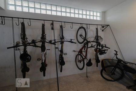 Bicicletário de apartamento para alugar com 1 quarto, 40m² em Vila Augusta, Guarulhos