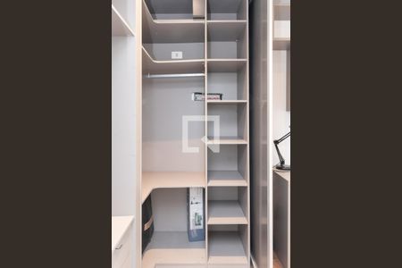 Apartamento para alugar com 40m², 1 quarto e 1 vaga Apartamento para alugar com 40m², 1 quarto e 1 vagaCloset
