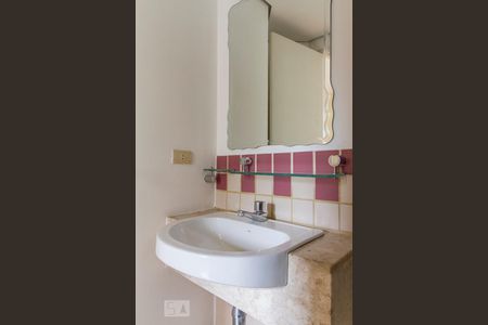 Apartamento para alugar com 70m², 3 quartos e 2 vagasPia e espelho banheiro suíte 