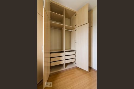 Apartamento para alugar com 70m², 3 quartos e 2 vagasArmários quarto 1 