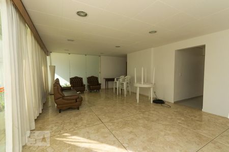 Apartamento para alugar com 70m², 2 quartos e sem vagaSalão de festas