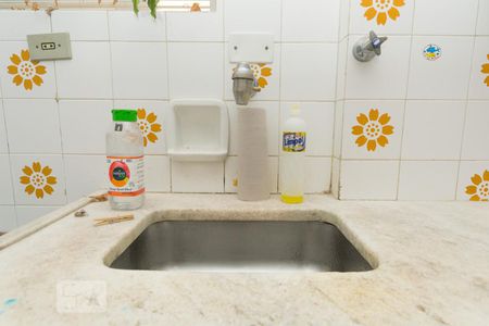 Apartamento para alugar com 70m², 2 quartos e sem vagaDetalhe da cozinha