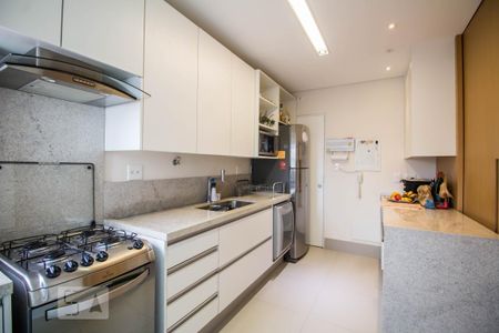 Cozinha de apartamento para alugar com 2 quartos, 90m² em Cerqueira César, São Paulo