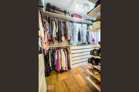 Quarto suíte closet de apartamento para alugar com 2 quartos, 90m² em Cerqueira César, São Paulo