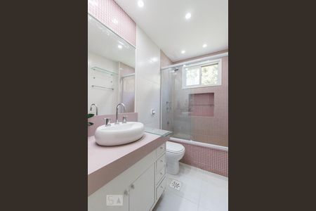 Apartamento à venda com 206m², 4 quartos e 2 vagasBanheiro