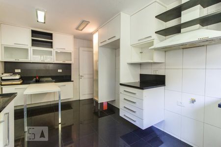Apartamento à venda com 206m², 4 quartos e 2 vagasCozinha