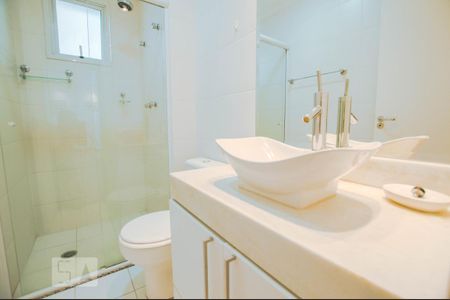 Banheiro de apartamento para alugar com 2 quartos, 74m² em Água Branca, São Paulo