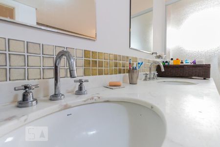 Apartamento à venda com 317m², 4 quartos e 4 vagasBanheiro - Suíte Master