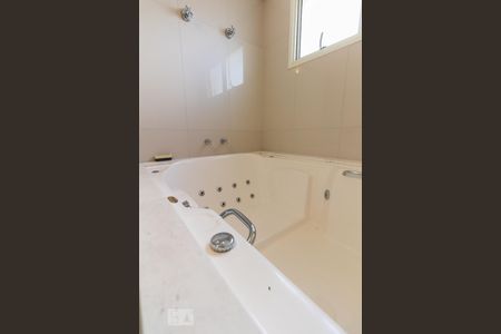 Apartamento à venda com 317m², 4 quartos e 4 vagasBanheiro - Suíte Master