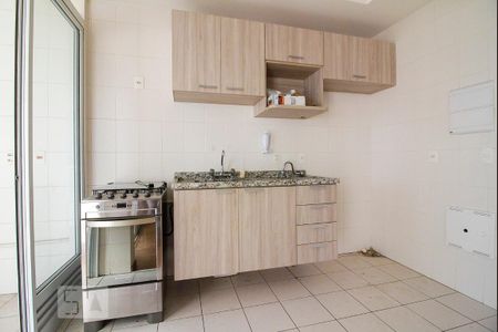 Cozinha de apartamento para alugar com 1 quarto, 66m² em Vila Anastácio, São Paulo