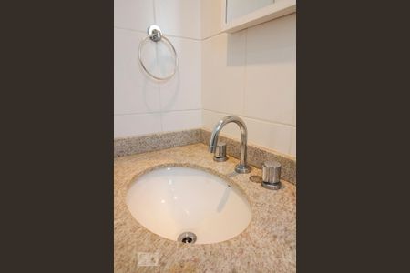 Banheiro de apartamento para alugar com 1 quarto, 66m² em Vila Anastácio, São Paulo