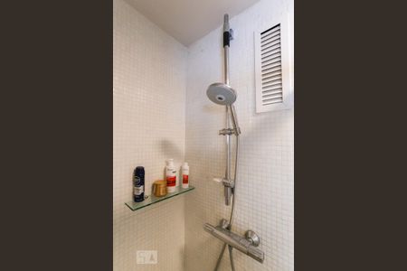 Apartamento à venda com 70m², 1 quarto e 1 vaga Apartamento à venda com 70m², 1 quarto e 1 vagaBanheiro