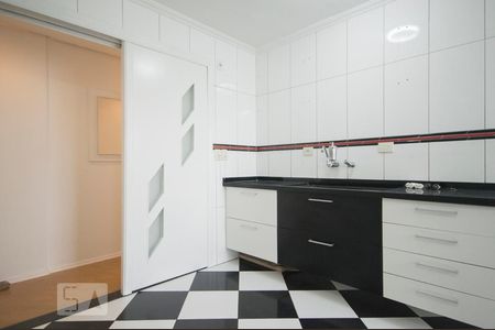 Cozinha de apartamento para alugar com 3 quartos, 75m² em Vila Sao Paulo, São Paulo