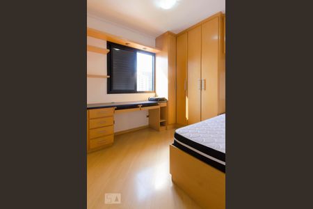 Quarto 2 de apartamento para alugar com 3 quartos, 75m² em Santa Teresinha, São Paulo