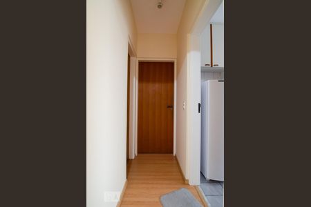 Corredor de apartamento para alugar com 1 quarto, 54m² em Botafogo, Campinas