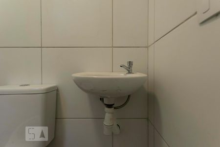 Banheiro (Torneira) de kitnet/studio para alugar com 1 quarto, 30m² em Saúde, São Paulo