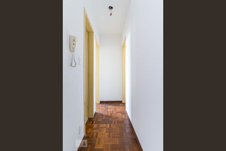 Corredor de apartamento para alugar com 2 quartos, 60m² em Floresta, Belo Horizonte