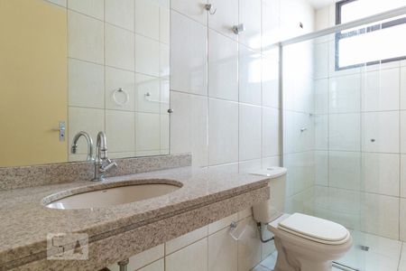 Banheiro de apartamento para alugar com 2 quartos, 60m² em Floresta, Belo Horizonte