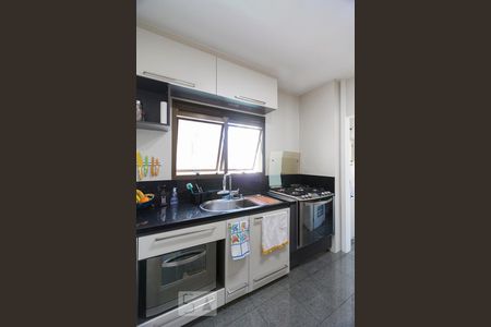 Apartamento à venda com 132m², 2 quartos e 3 vagasCOZINHA