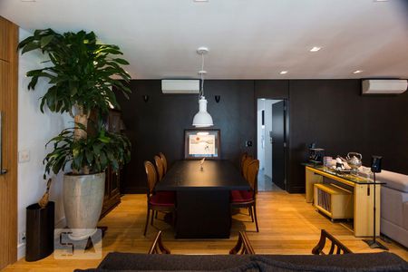 Apartamento à venda com 132m², 2 quartos e 3 vagasSALA