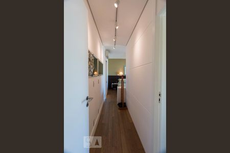 Apartamento à venda com 132m², 2 quartos e 3 vagasCORREDOR QUARTO