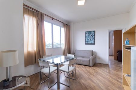 Apartamento para alugar com 130m², 3 quartos e 1 vaga Apartamento para alugar com 130m², 3 quartos e 1 vagaSala