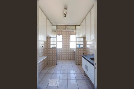 Apartamento para alugar com 67m², 2 quartos e 1 vagaCOZINHA