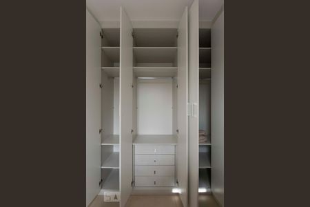 Quarto (Armários) de apartamento à venda com 1 quarto, 36m² em Cambuci, São Paulo