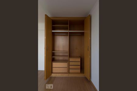 Quarto 2 (Armários) de apartamento à venda com 2 quartos, 55m² em Vila Mariana, São Paulo