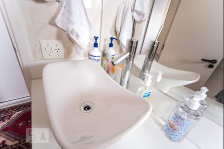 Apartamento à venda com 80m², 2 quartos e 2 vagas Apartamento à venda com 80m², 2 quartos e 2 vagasBanheiro