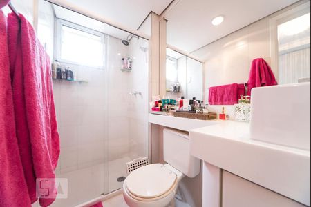 Apartamento à venda com 80m², 2 quartos e 2 vagas Apartamento à venda com 80m², 2 quartos e 2 vagasBanheiro da Suíte