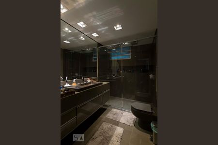 Apartamento à venda com 132m², 2 quartos e 2 vagasBanheiro