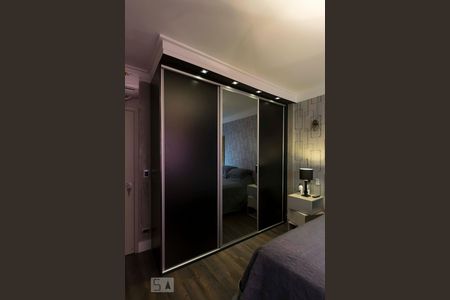 Apartamento à venda com 132m², 2 quartos e 2 vagasQuarto (Armários)