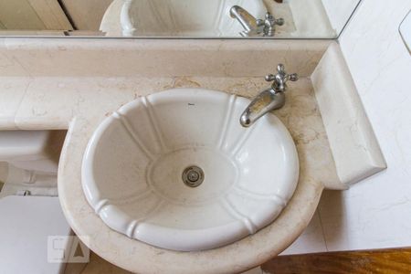 Apartamento para alugar com 60m², 3 quartos e 1 vagaPia do banheiro social 