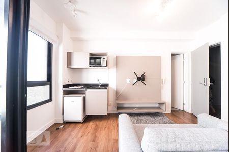 Sala / Quarto de kitnet/studio para alugar com 1 quarto, 25m² em Vila Olímpia, São Paulo