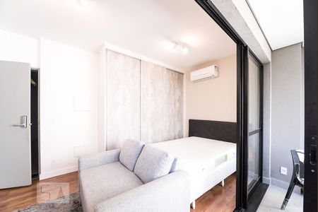 Sala / Quarto de kitnet/studio para alugar com 1 quarto, 25m² em Vila Olímpia, São Paulo