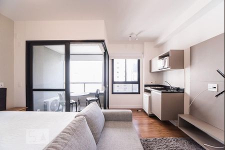 Sala / Quarto de kitnet/studio para alugar com 1 quarto, 25m² em Vila Olímpia, São Paulo