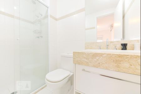 Banheiro de apartamento para alugar com 1 quarto, 88m² em Pinheiros, São Paulo