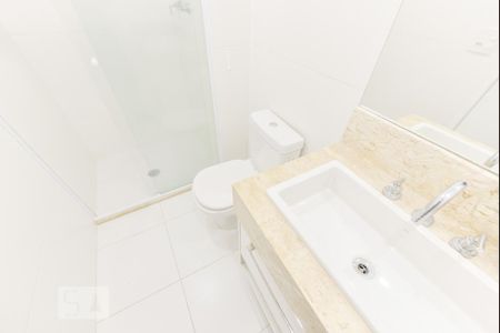 Banheiro de apartamento para alugar com 1 quarto, 88m² em Pinheiros, São Paulo