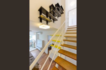 Apartamento à venda com 88m², 1 quarto e 2 vagasEscadas